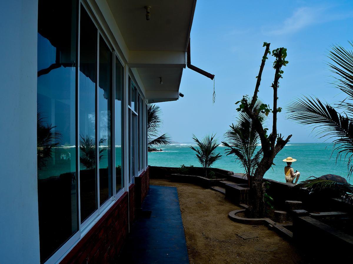 Sayurima Beach Hotel Аханґама Екстер'єр фото