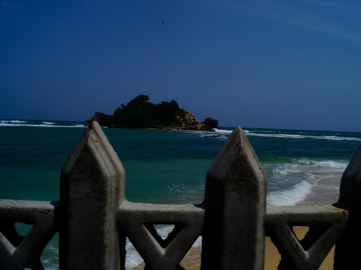 Sayurima Beach Hotel Аханґама Екстер'єр фото