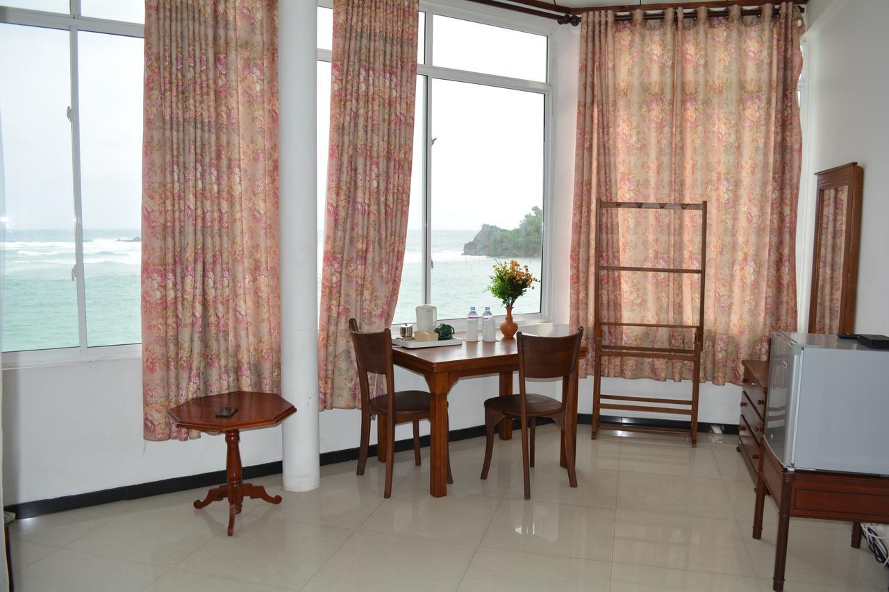Sayurima Beach Hotel Аханґама Екстер'єр фото